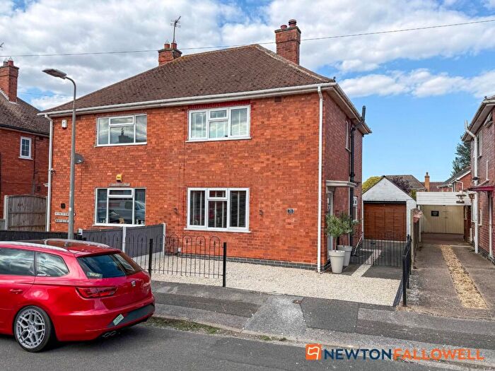 2 Bedroom Semi-Detached House For Sale In Linton Close, Farndon, NG24