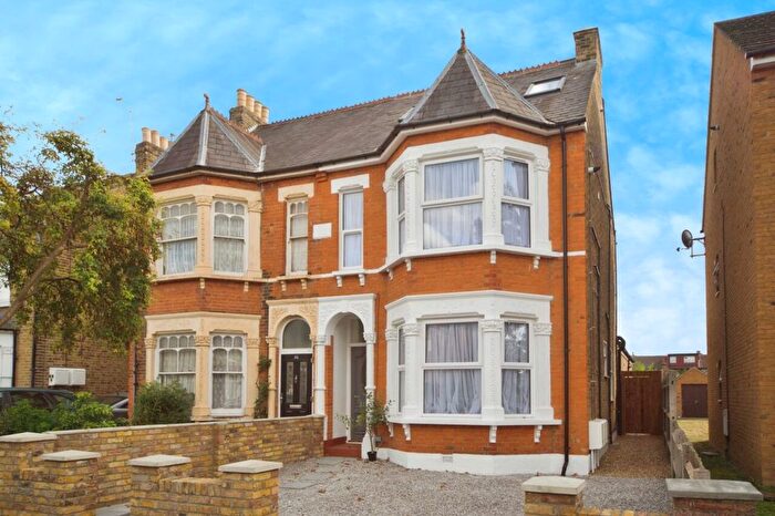 2 Bedroom Flat To Rent In Derby Road, Enfield, Greater London, EN3