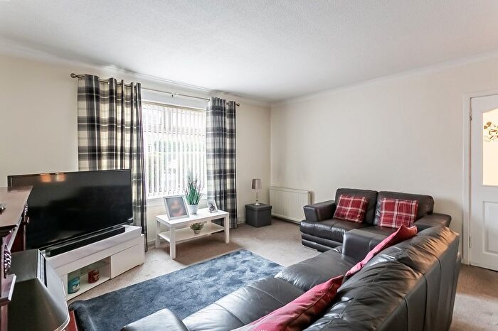 2 Bedroom Flat For Sale In Groathill Road North, Drylaw, Edinburgh, EH4