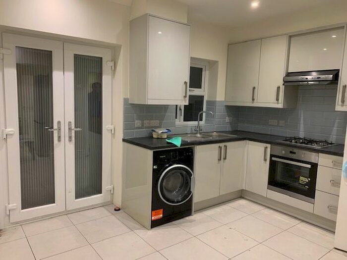 5 Bedroom Terraced House To Rent In Staines Road, Feltham TW14