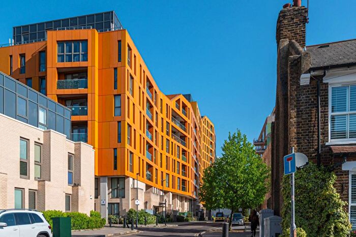 3 Bedroom Flat To Rent In Cable Walk, Greenwich, London, SE10