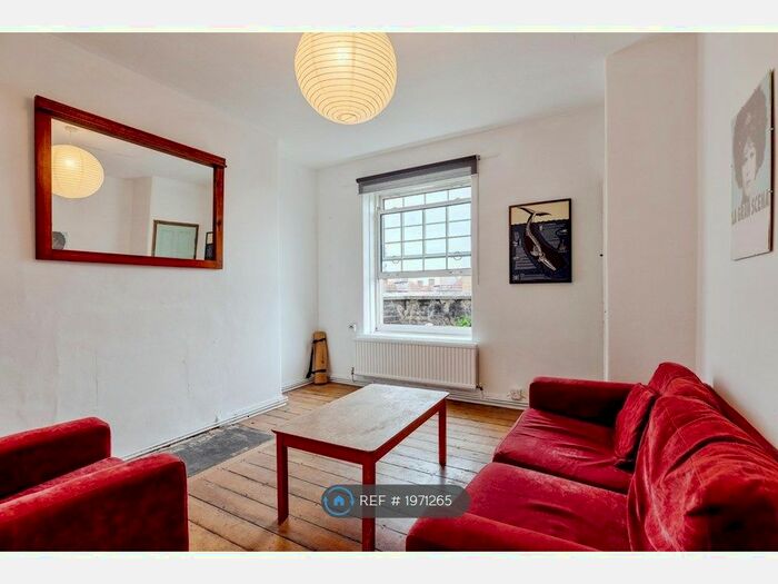 2 Bedroom Flat To Rent In Hackney Downs, London, E8