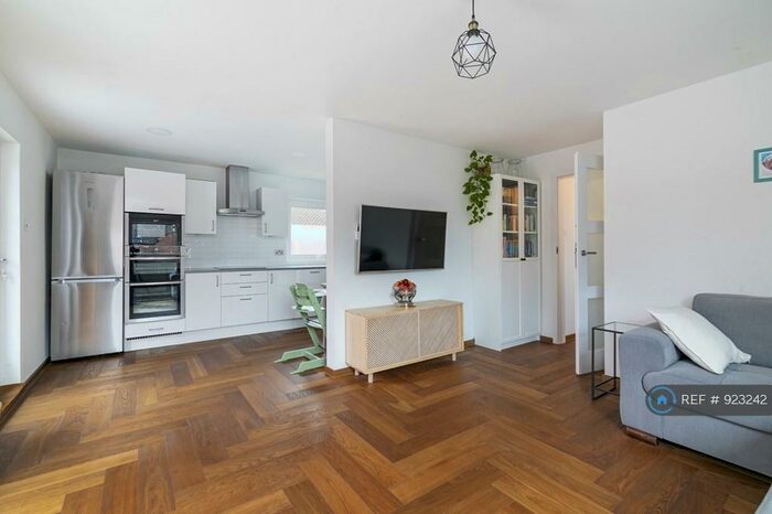 2 Bedroom Flat To Rent In Albury Street, London, SE8