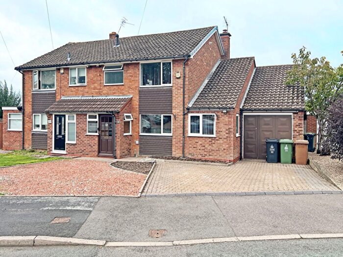 3 Bedroom Semi-detached House For Sale In Fallowfield Road, Walsall, West Midlands, WS5