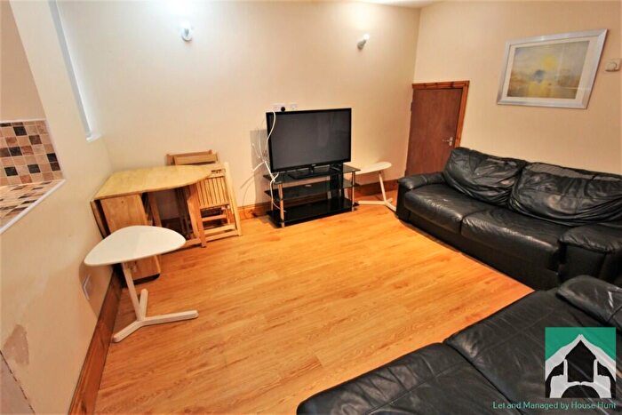 7 Bedroom End Of Terrace House To Rent In Luton Road, Birmingham, B29