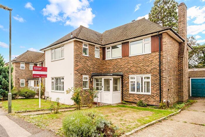 2 Bedroom Maisonette For Sale In Courtlands Crescent, Banstead, SM7