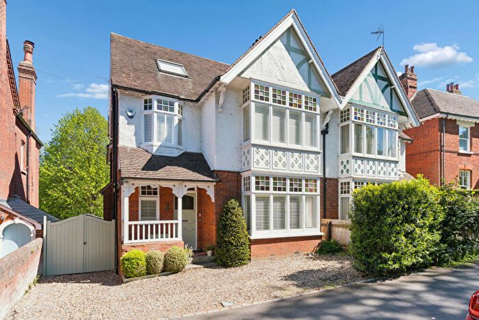 5 Bedroom Semi-Detached House For Sale In Highbury Road, Hitchin, SG4