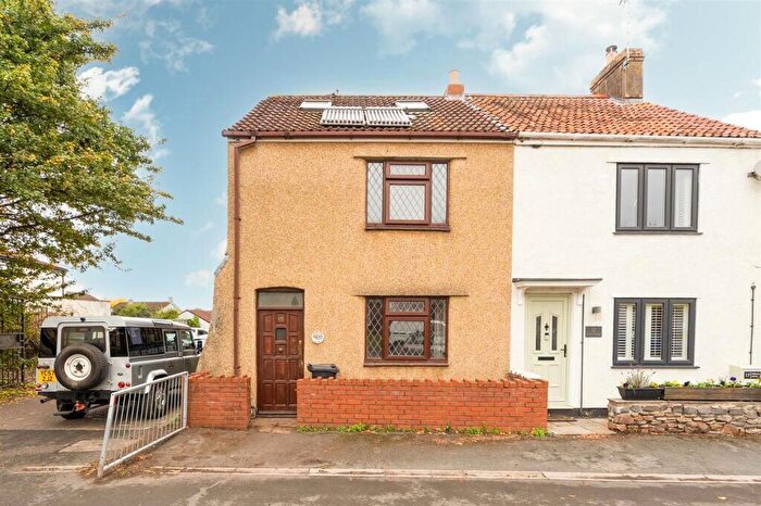 3 Bedroom Semi-Detached House For Sale In Poplar Road, Warmley, Bristol, Gloucestershire, BS30