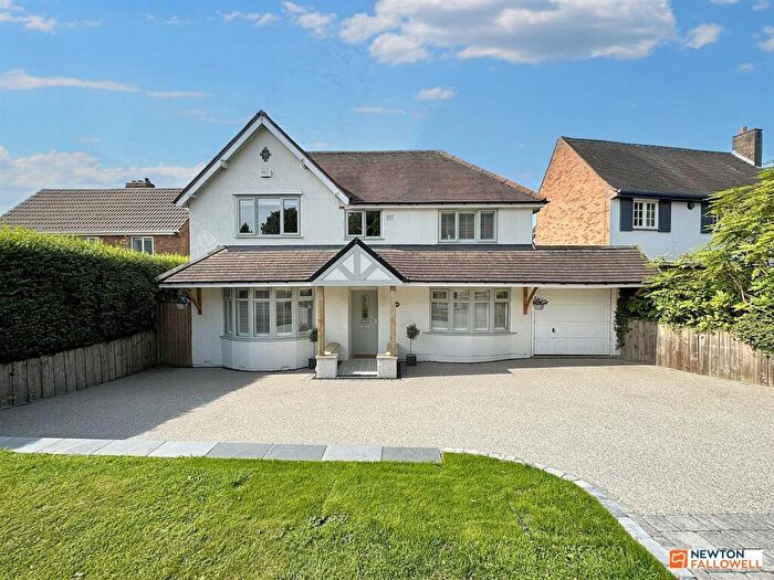 4 Bedroom Detached House For Sale In Hill Village Road, Four Oaks, B75