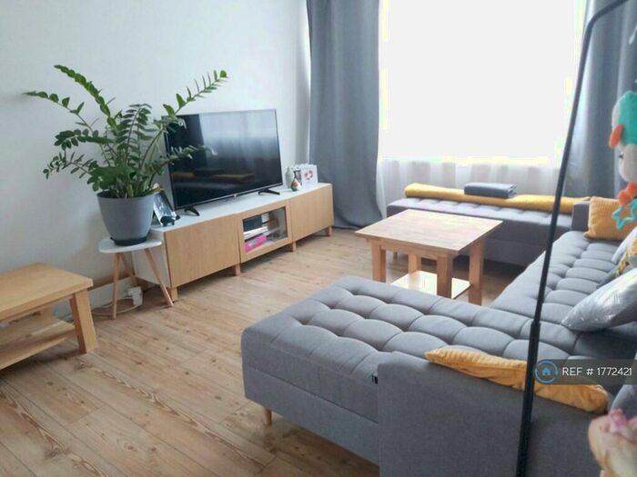 2 Bedroom Flat To Rent In Bray Road, London, NW7