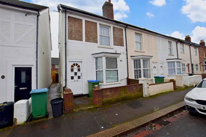 1 Bedroom Flat To Rent In A Essex Road, Bognor Regis, West Sussex, PO21