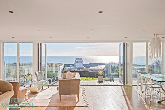 4 Bedroom Detached House For Sale In The Cliff, Roedean, BN2