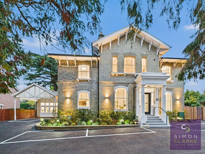 2 Bedroom Apartment To Rent In Woodside Avenue, London, N12