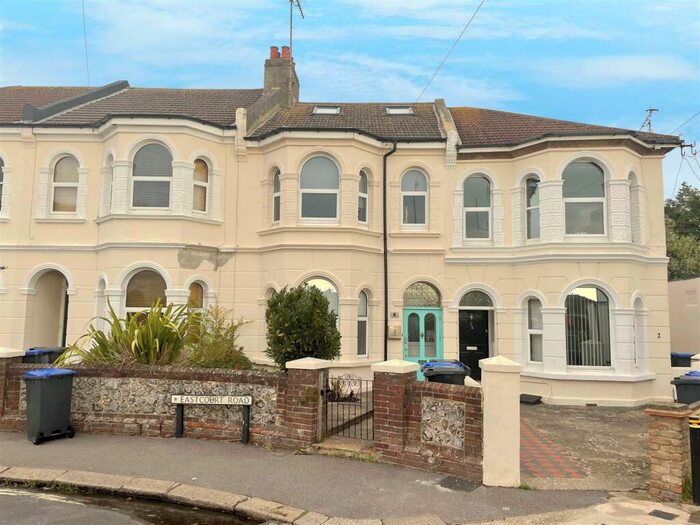 6 Bedroom House To Rent In Eastcourt Road, Worthing, BN14