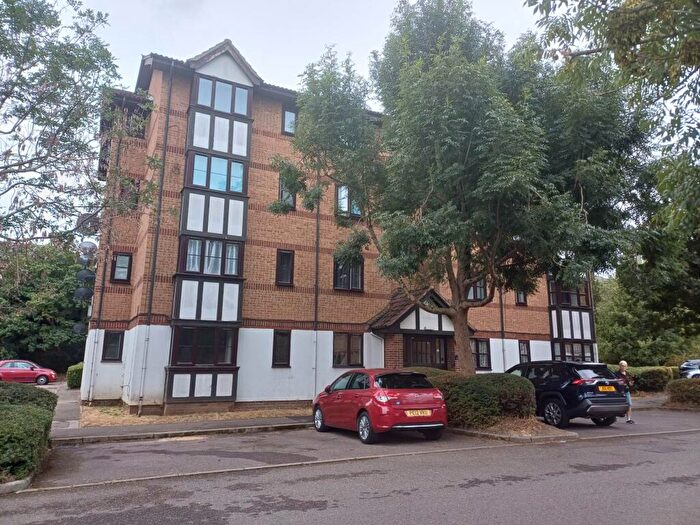 1 Bedroom Flat To Rent In Frobisher Road, Erith, DA8