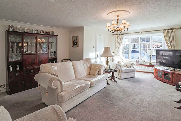 2 Bedroom Detached Bungalow For Sale In Rockingham Close, Leeds, LS15
