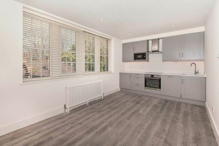 1 Bedroom Flat To Rent In Red Lion Street, Richmond, Surrey, Uk, TW9