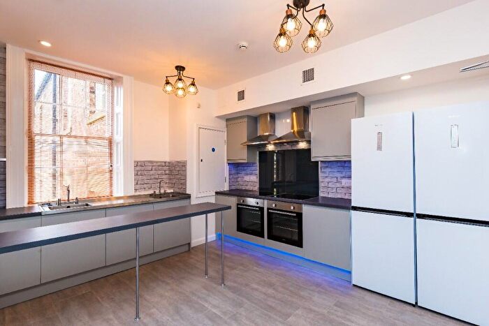 6 Bedroom Apartment To Rent In Leazes Terrace, Newcastle Upon Tyne, NE1