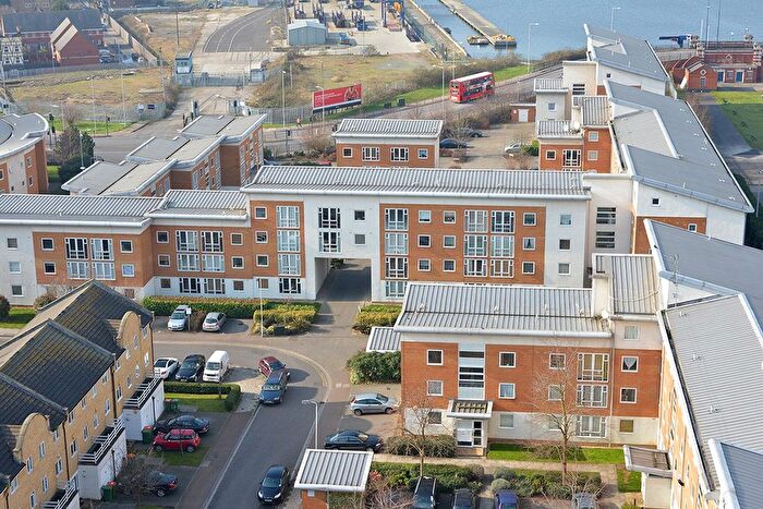 2 Bedroom Flat To Rent In Felixstowe Court, Galleons Lock, E16