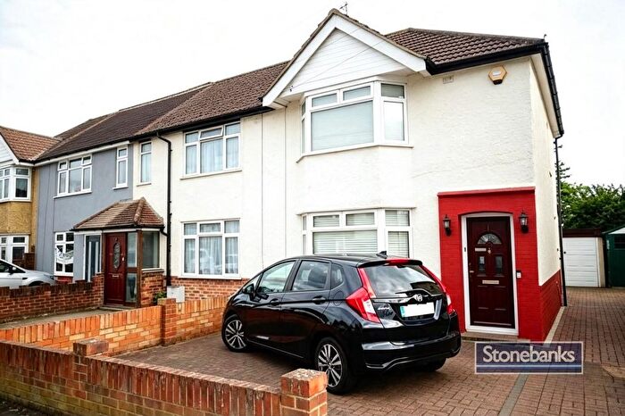 2 Bedroom Terraced House For Sale In Cranleigh Road, Feltham, TW13