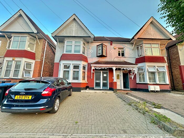 2 Bedroom Flat To Rent In Eagle Road, Wembley, HA0