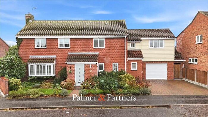 5 Bedroom Detached House For Sale In Henniker Gate, Chelmer Village, Chelmsford, Essex, CM2