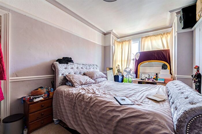 2 Bedroom Flat For Sale In Salisbury Road, Worthing, West Sussex, BN11
