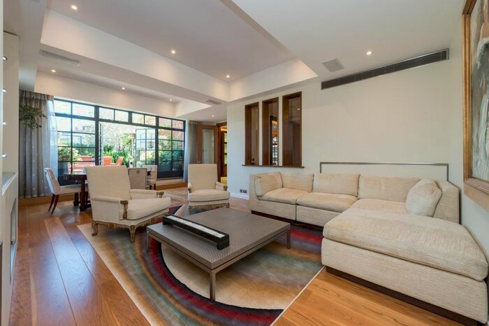 2 Bedroom Flat To Rent In Trevor Square, Knightsbridge, London, SW7