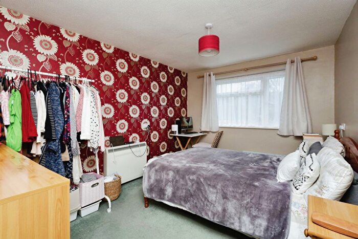 1 Bedroom Flat For Sale In Gemma Close, Hailsham, BN27