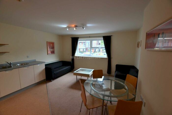 2 Bedroom Flat To Rent In Slater House, Salford, M5