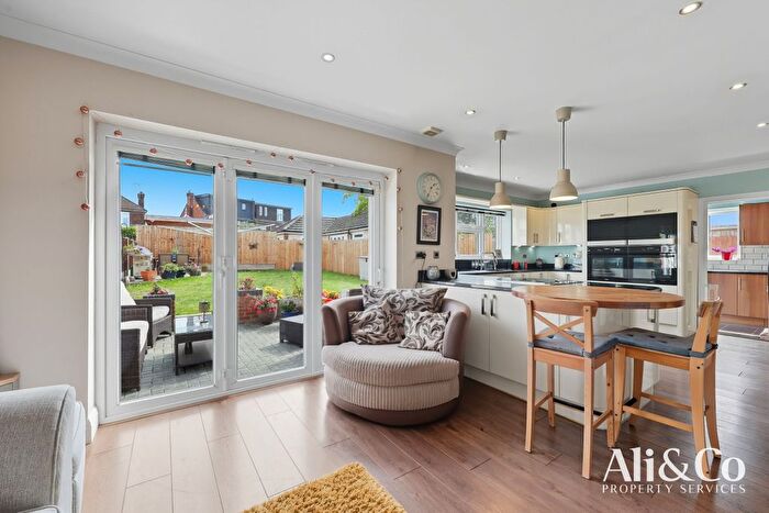 5 Bedroom Bungalow For Sale In Stanford Road, Grays, RM16