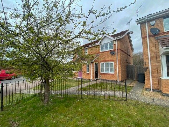 2 Bedroom Semi-Detached House To Rent In Stratfield Way, Kettering, NN15