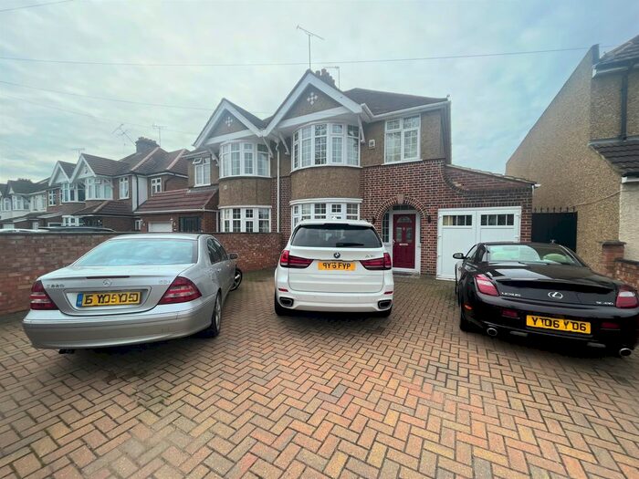 3 Bedroom Semi-Detached House To Rent In London Road, Slough, SL3