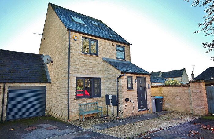 4 Bedroom Link Detached House For Sale In Chichester Place, Brize Norton, OX18