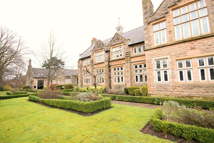 3 Bedroom Flat For Sale In Grammar School Court, Ormskirk, L39