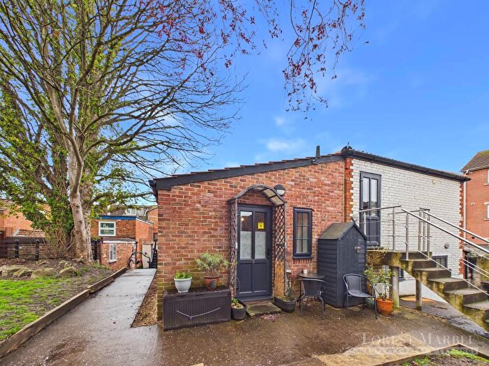 1 Bedroom Apartment To Rent In Roundstone Court, Trowbridge, BA14