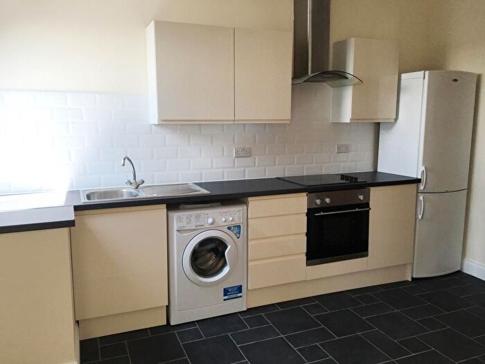 2 Bedroom Flat To Rent In Poole Road, Branksome, Poole, BH12