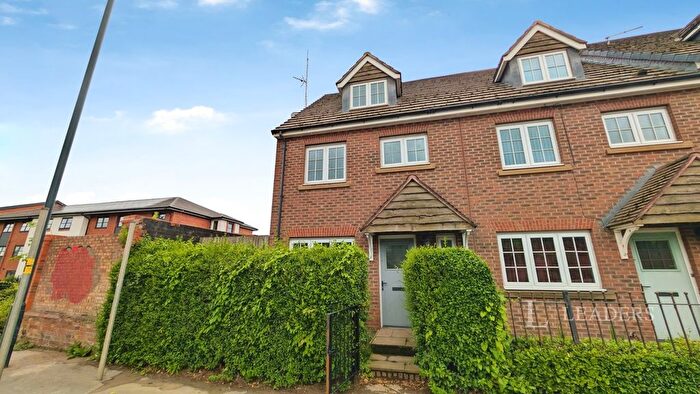 4 Bedroom End Of Terrace House To Rent In Tuttle Hill, Nuneaton, Warwickshire, CV10