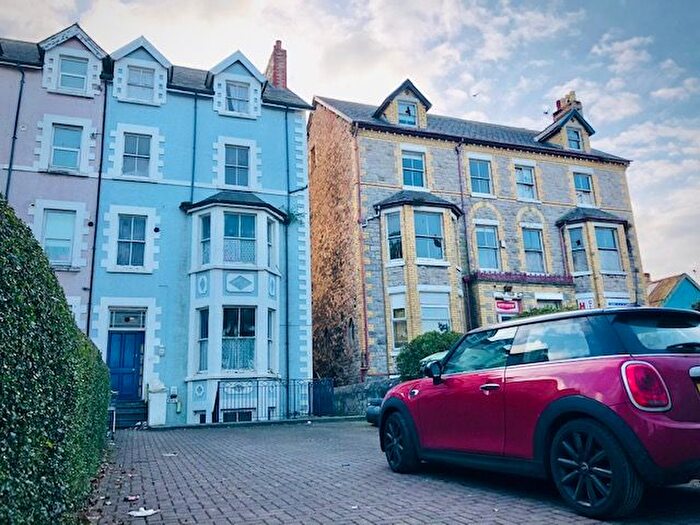 1 Bedroom Property To Rent In Bay View Road, Colwyn Bay, LL29