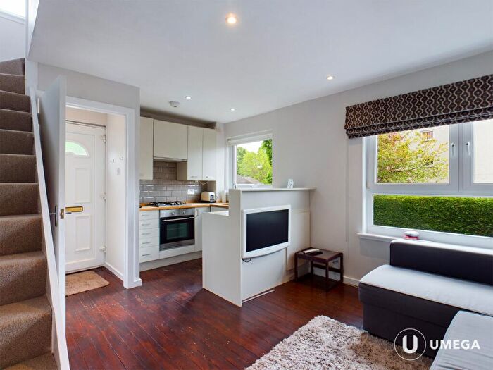 1 Bedroom Semi-Detached House To Rent In Howdenhall Court, Liberton, Edinburgh, EH16