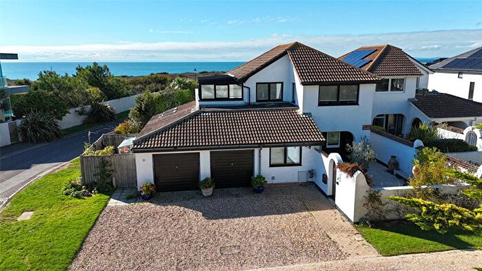 4 Bedroom Detached House For Sale In North Head, Milford On Sea, Lymington, Hampshire, SO41