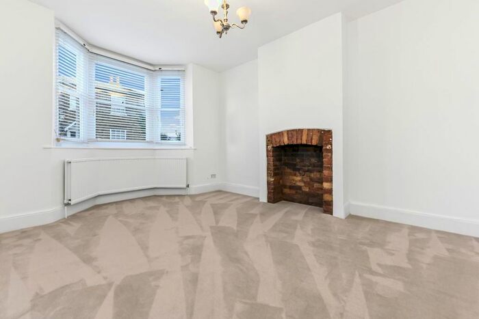 3 Bedroom End Of Terrace House To Rent In Knowle Road, Twickenham, TW2