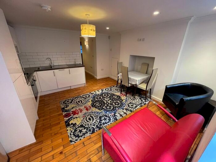 1 Bedroom Flat To Rent In Marylebone High Street, London, W1U