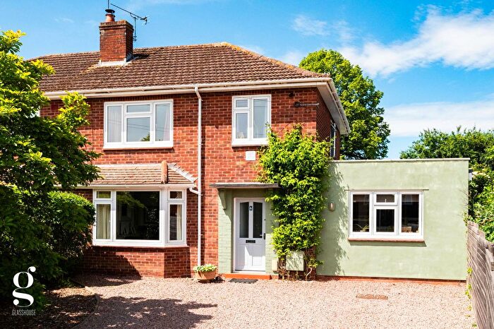 4 Bedroom Semi Detached House For Sale In Quarry Road, Tupsley, Hereford, HR1