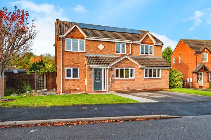4 Bedroom Detached House For Sale In Elder Close, Uttoxeter, ST14