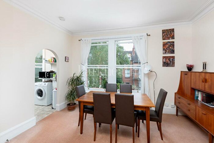 2 Bedroom Flat To Rent In Nassington Road, Hampstead, NW3