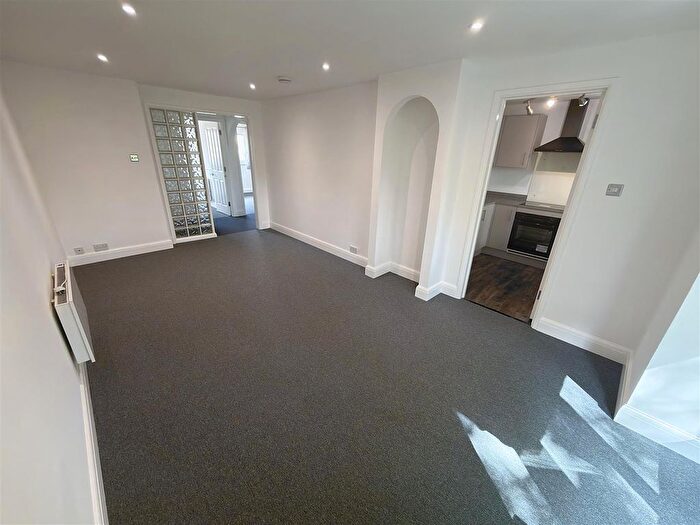 2 Bedroom Flat To Rent In Waterside Close, Barking, IG11