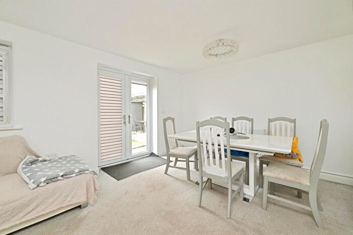 3 Bedroom End Of Terrace House For Sale In Broadstone Drive, Hampton Water, Peterborough, PE7