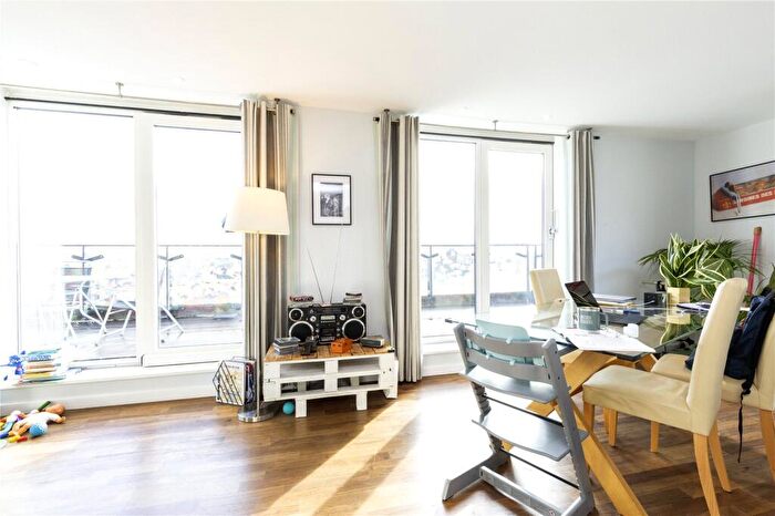 2 Bedroom Apartment To Rent In Islington On The Green, A Islington Green, Angel, Islington, London, N1