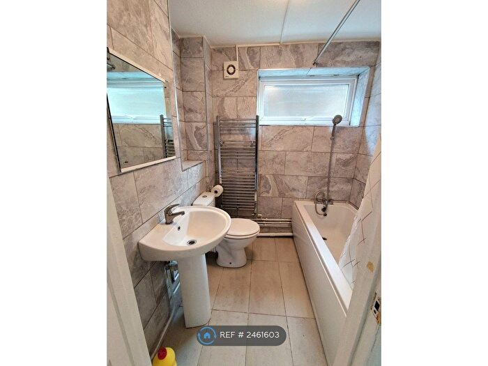 1 Bedroom Flat To Rent In Croyden Court, Wembley, HA0